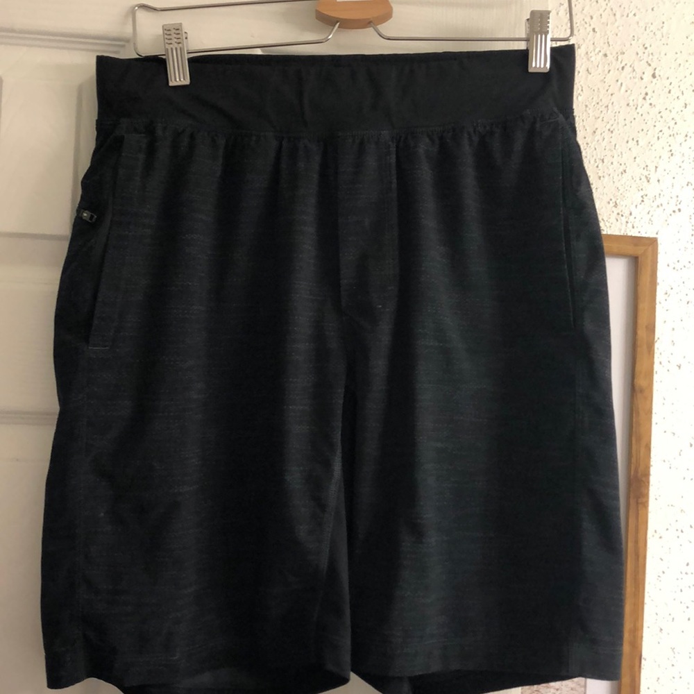 Men’s lulu shorts